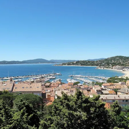 Holiday home Holiday Terra Cotta Beach Front By Interhome